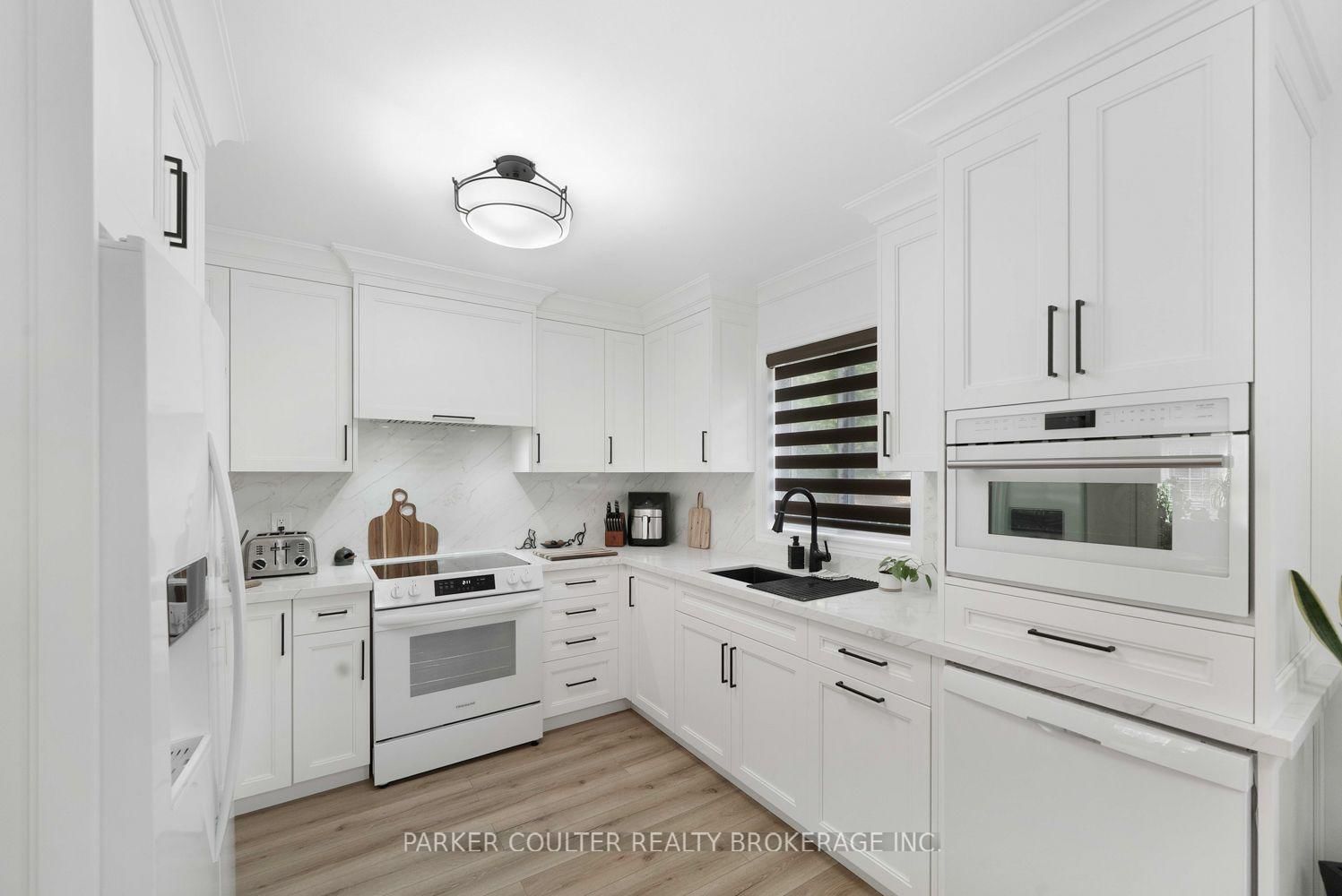 22 Taylor Drive • Barrie, ON photo 15