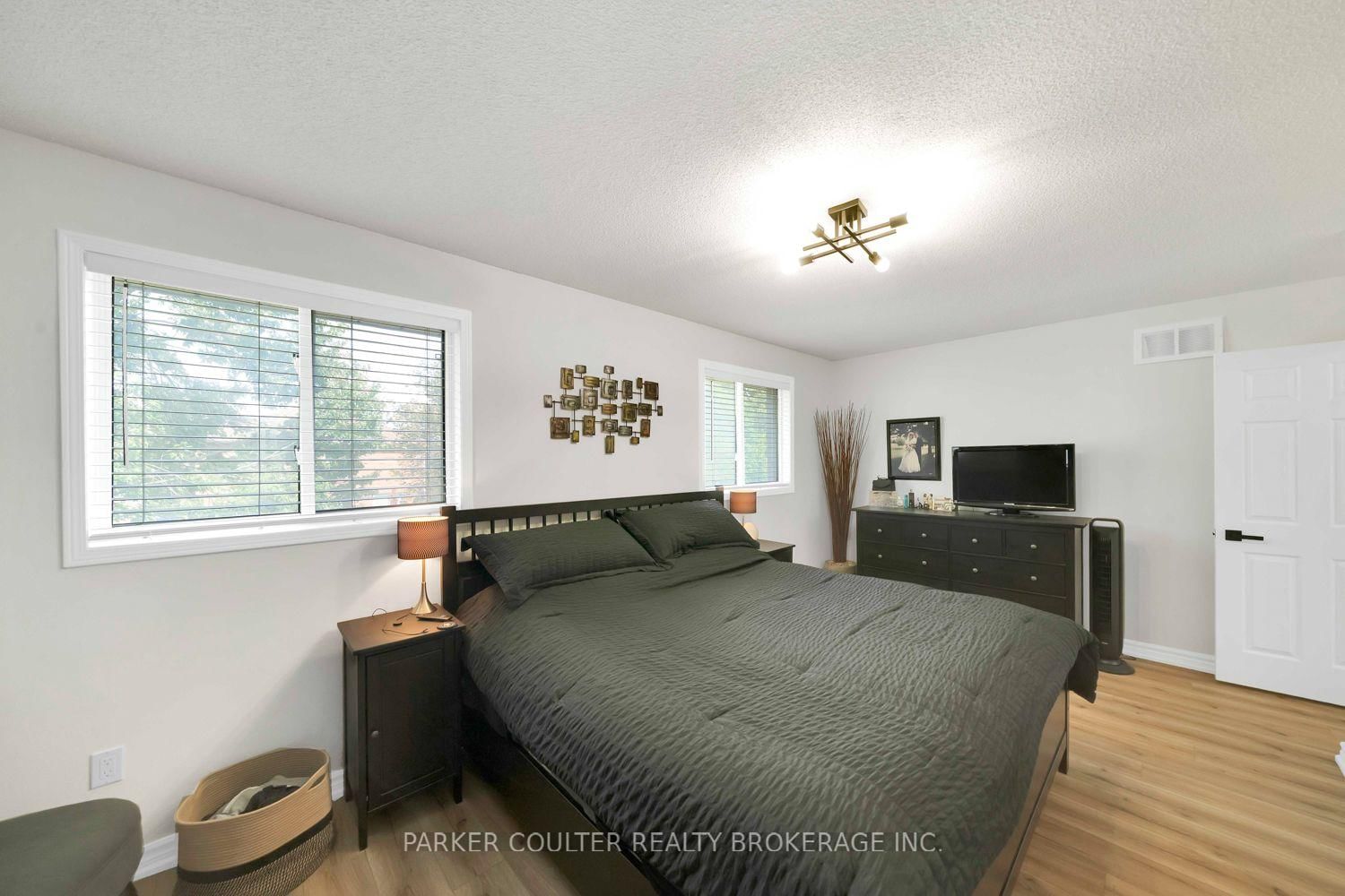 22 Taylor Drive • Barrie, ON photo 27