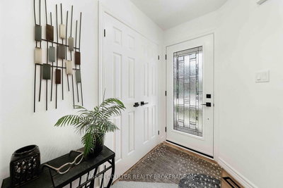 22 Taylor Drive • Barrie, ON photo 6