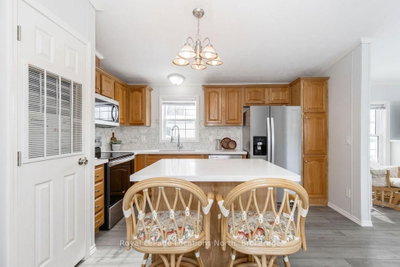 89 GEORGIAN GLEN Drive • Wasaga Beach, ON photo 4