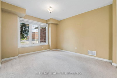 36 Sandringham Drive • Barrie, ON photo 4