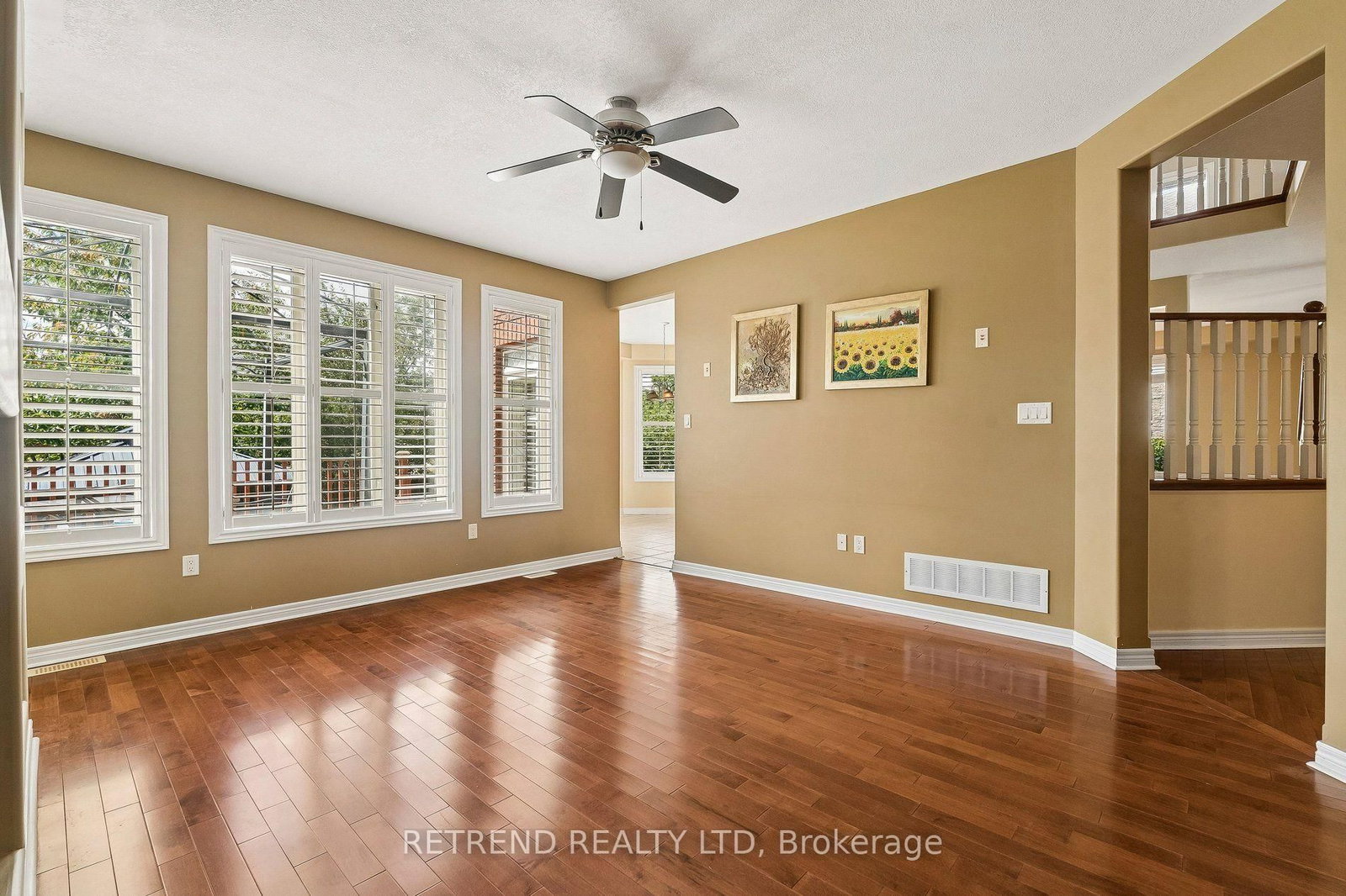 36 Sandringham Drive • Barrie, ON photo 8