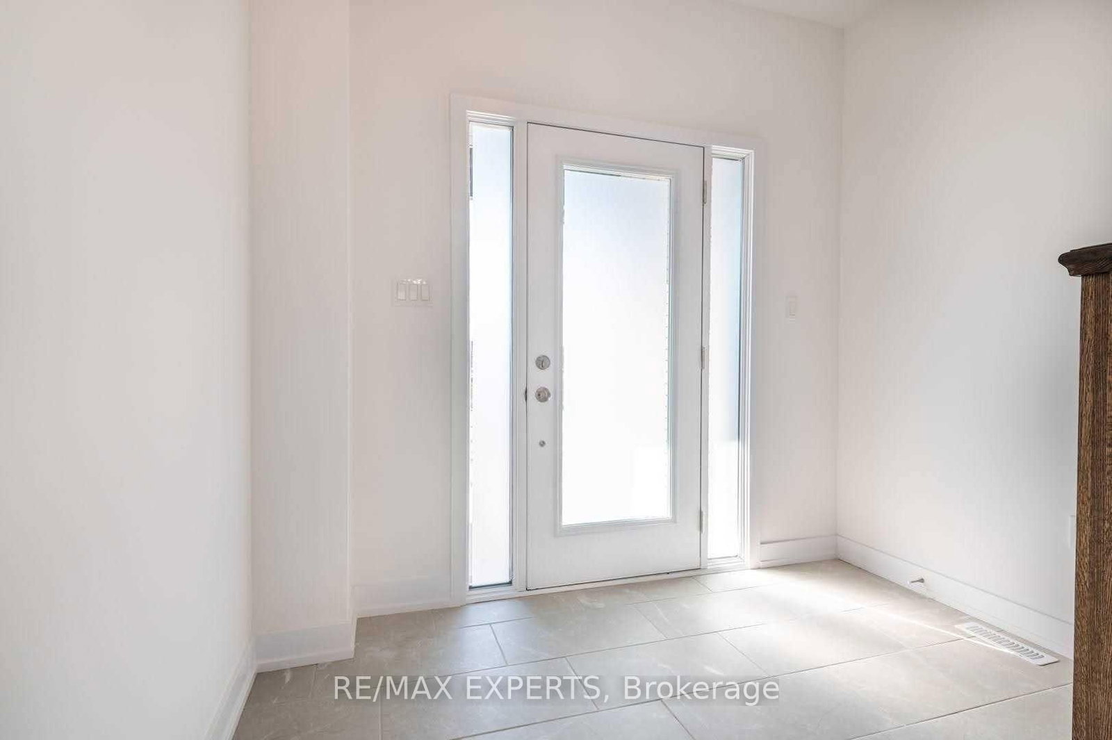 36 South Park Lane, Barrie 2