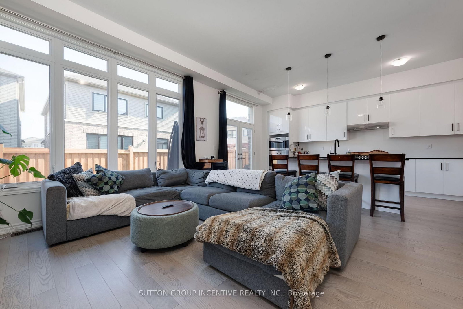 84 Shepherd Drive • Barrie, ON photo 6