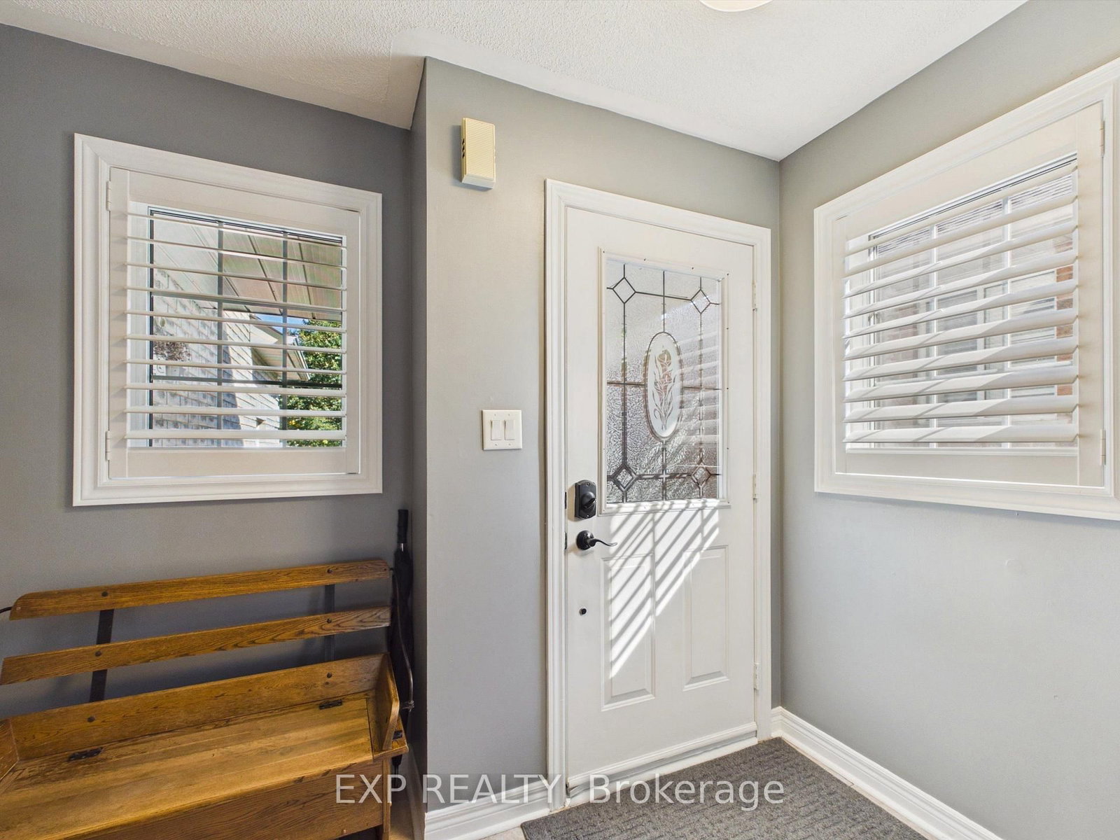 23 Mckenzie Crescent • Barrie, ON photo 4