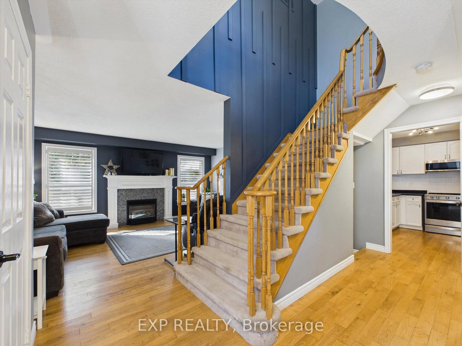23 Mckenzie Crescent • Barrie, ON photo 5