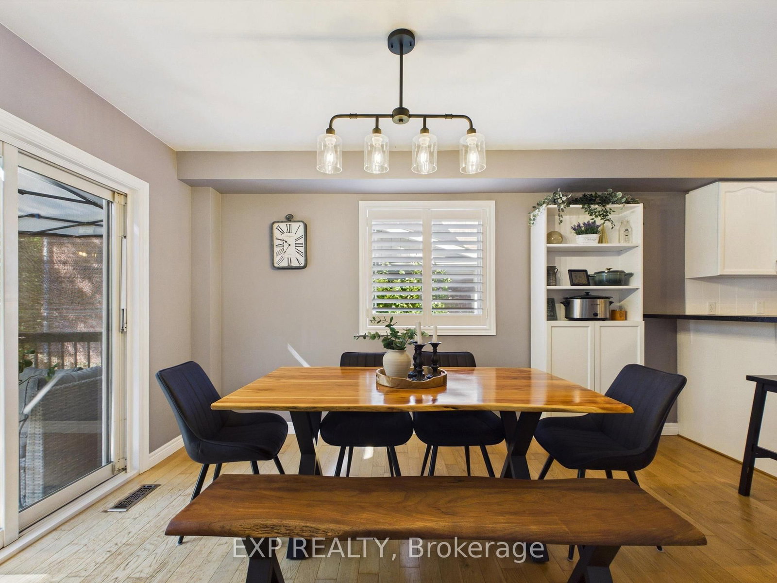 23 Mckenzie Crescent • Barrie, ON photo 8
