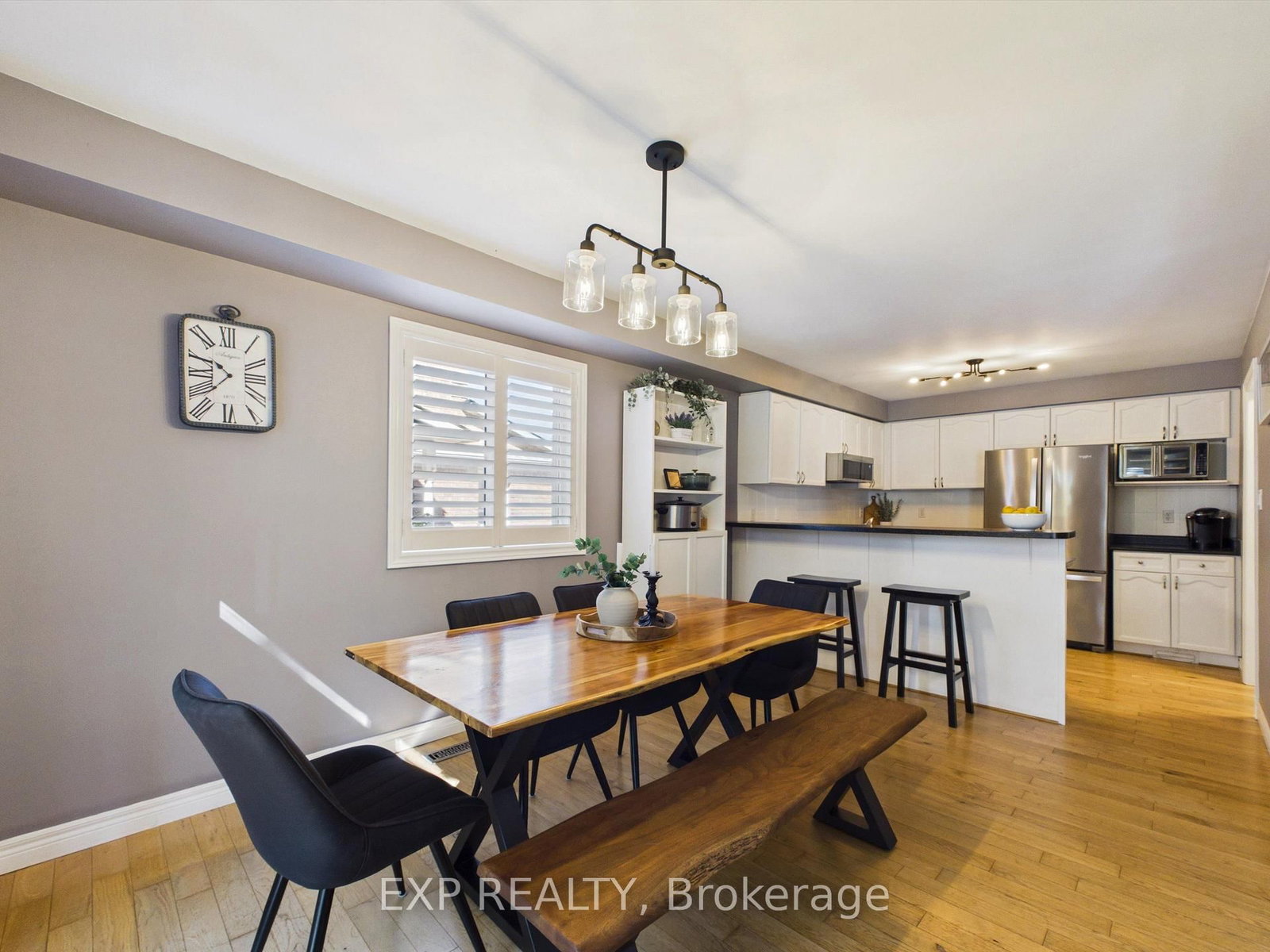 23 Mckenzie Crescent • Barrie, ON photo 9