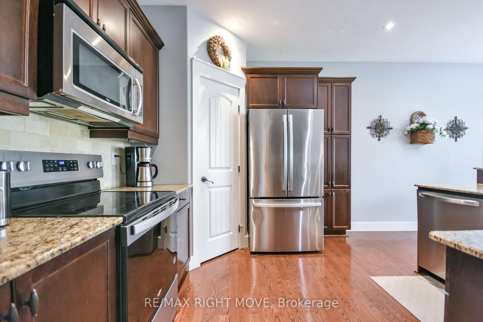 3938 Wood Avenue • Severn, ON photo 9