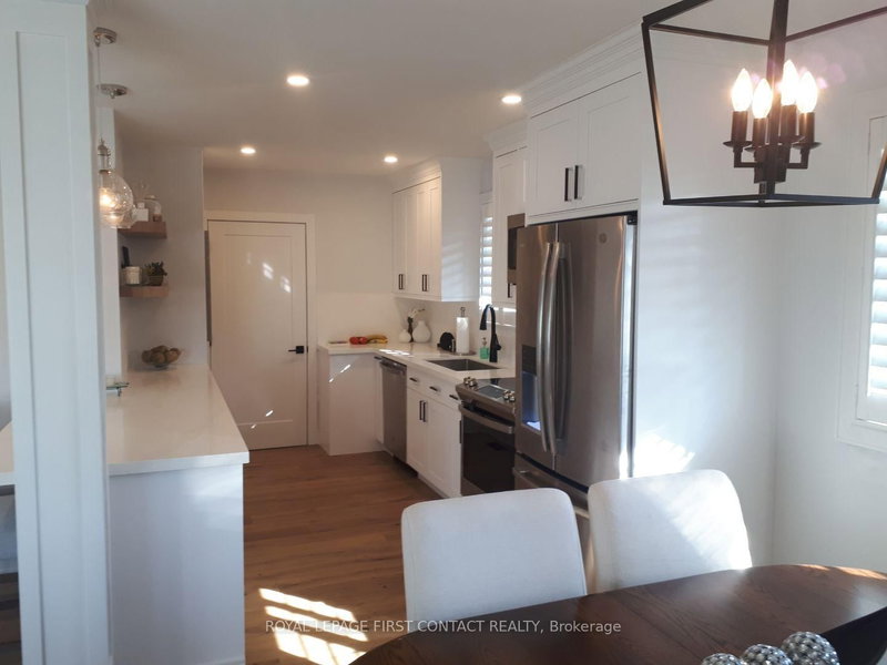 60 Rose St photo 5