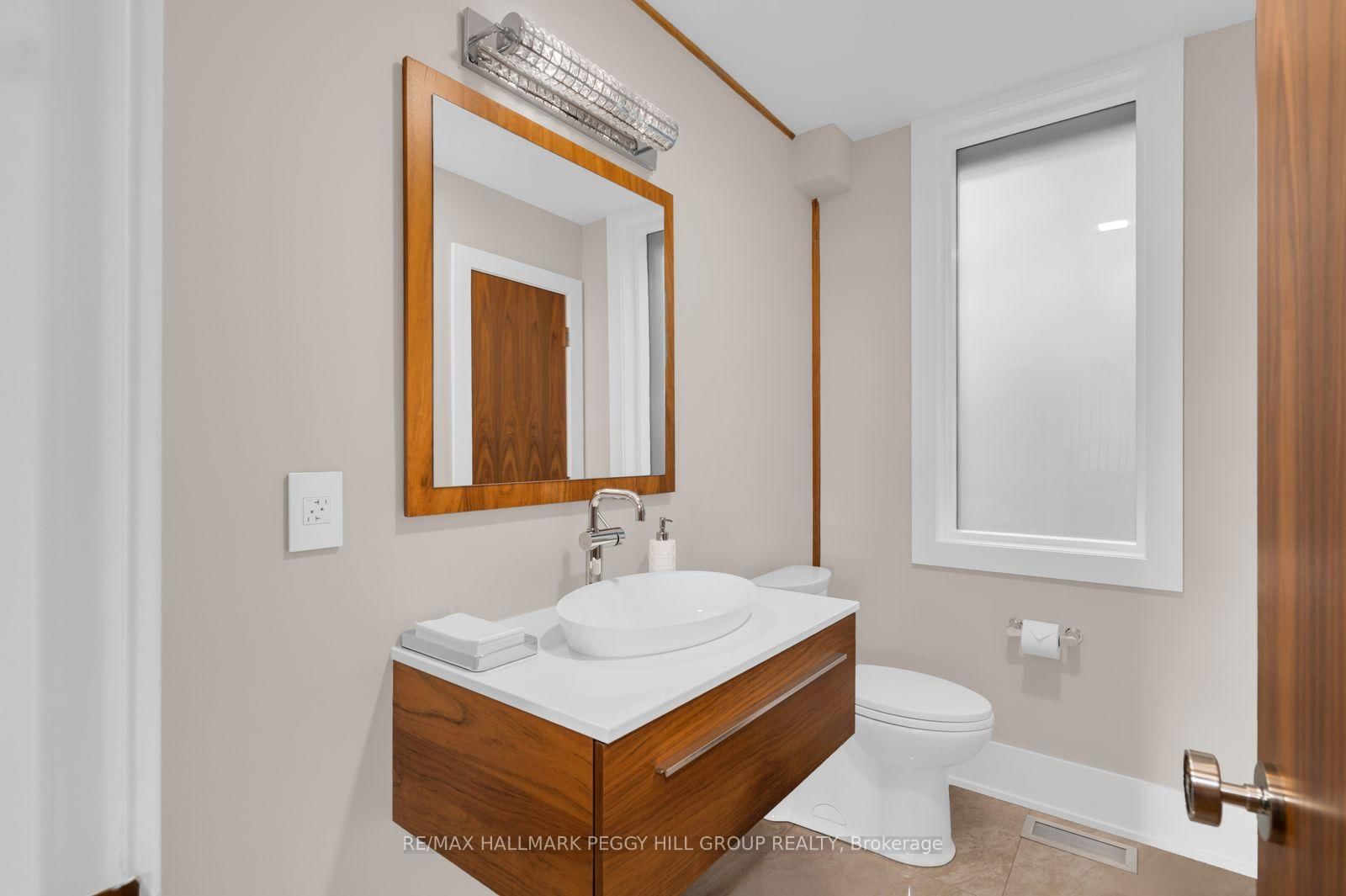 11 Crestwood Drive • Barrie, ON photo 8