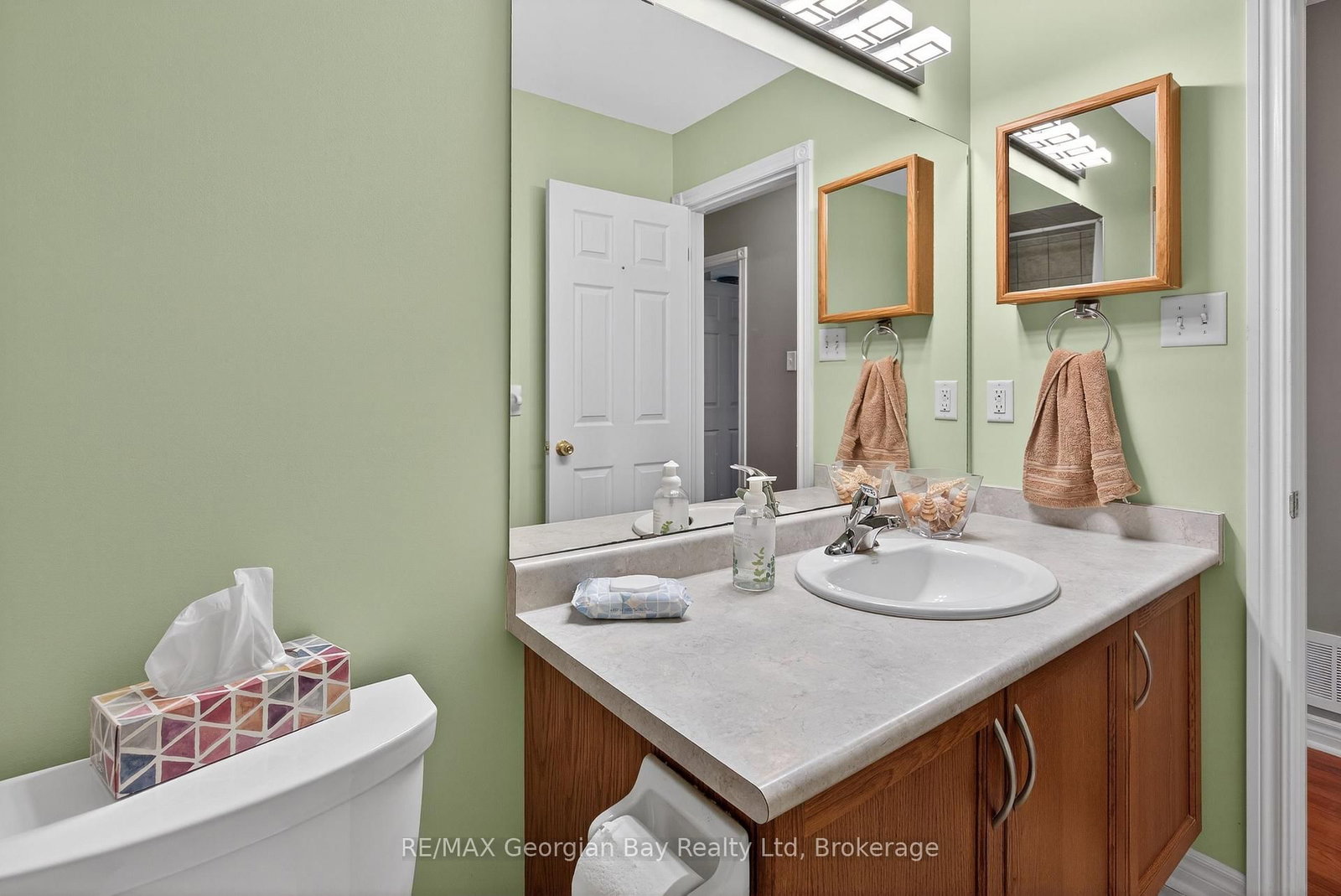 495 Shewfelt Crescent • Midland, ON photo 11