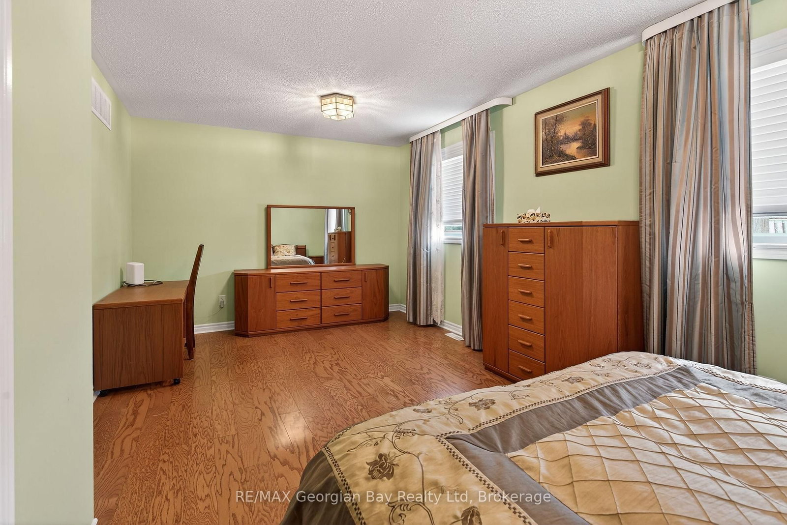 495 Shewfelt Crescent • Midland, ON photo 15