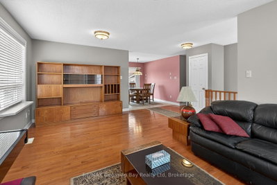 495 Shewfelt Crescent • Midland, ON photo 6