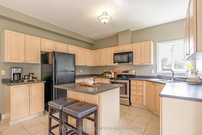 24 Pepin Court • Barrie, ON photo 5