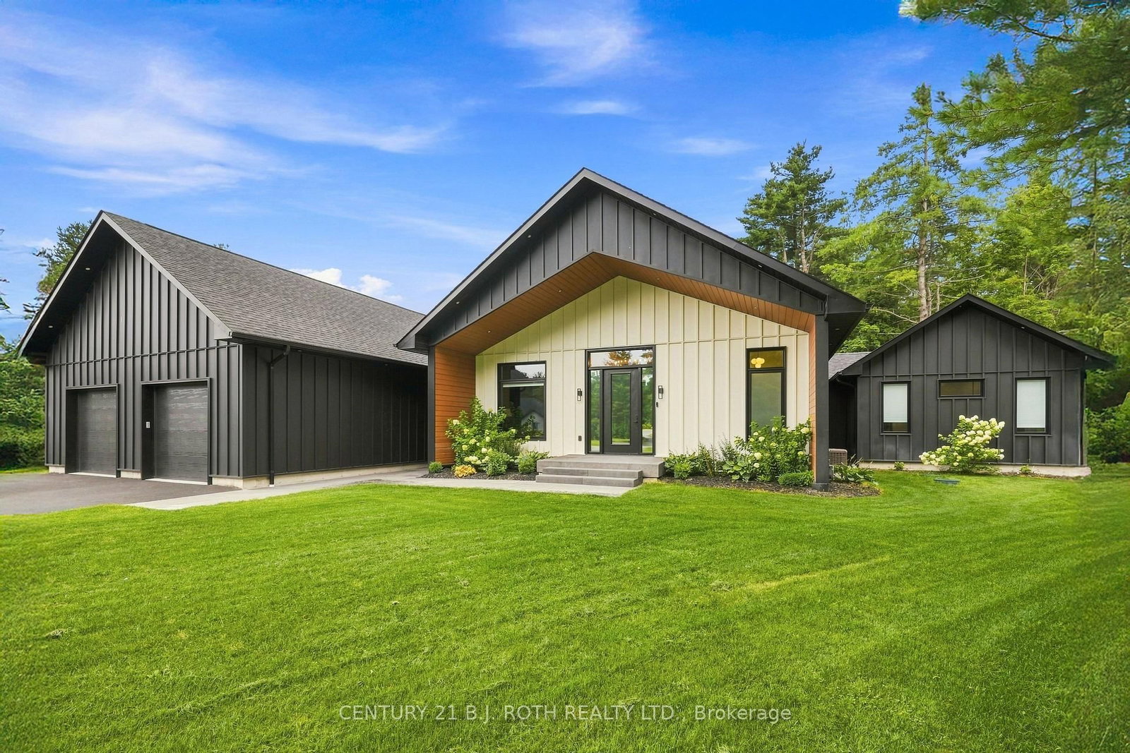 Detached House for sale at 31 Marni Lane, Springwater, Ontario, L0L 2K0 - Rural Springwater - MLS: S13758560