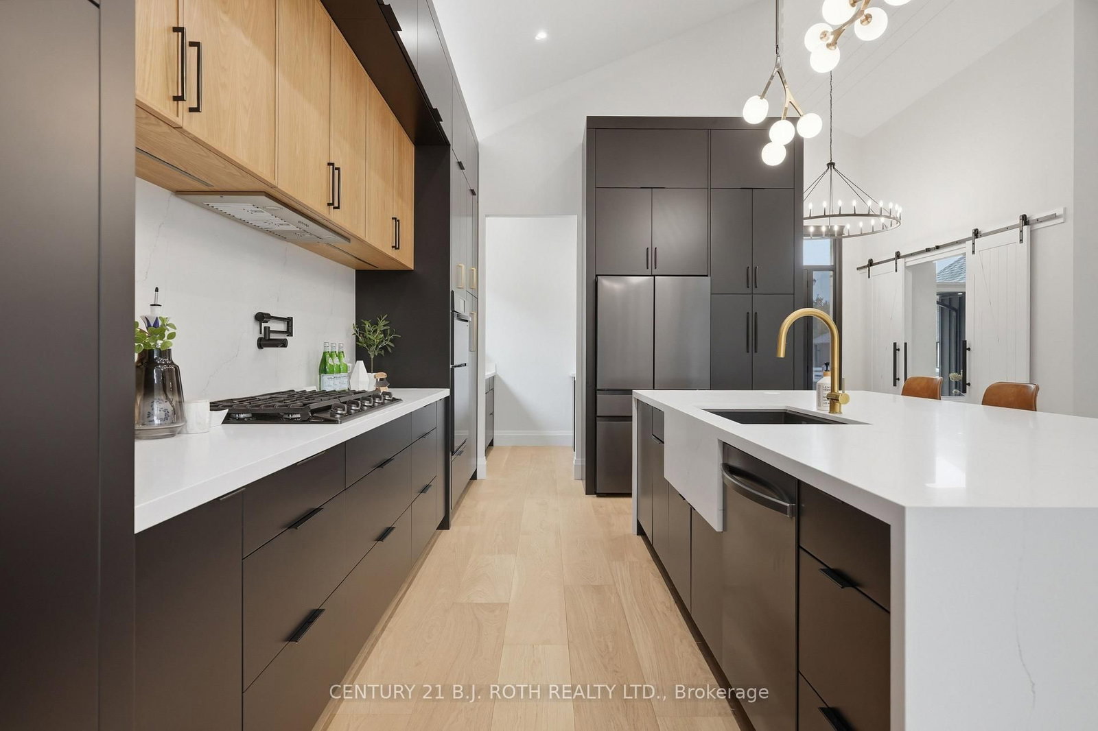 31 Marni Lane • Springwater, ON photo 10