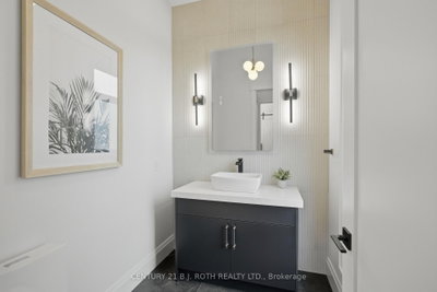 31 Marni Lane • Springwater, ON photo 5