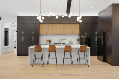 31 Marni Lane • Springwater, ON photo 8