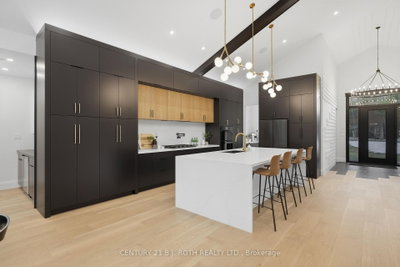 31 Marni Lane • Springwater, ON photo 9