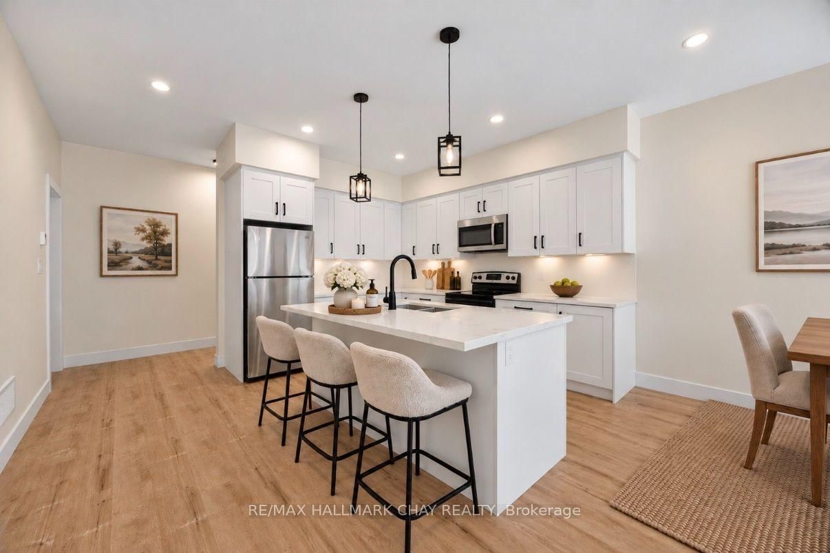28 rose Avenue • Orillia, ON photo 4