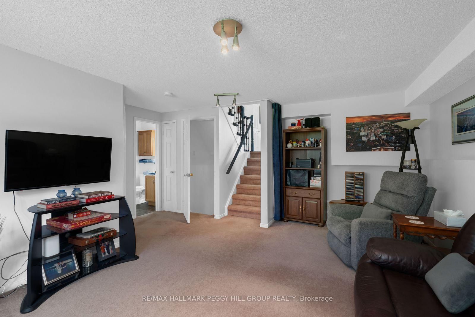 18 Draper Crescent • Barrie, ON photo 10
