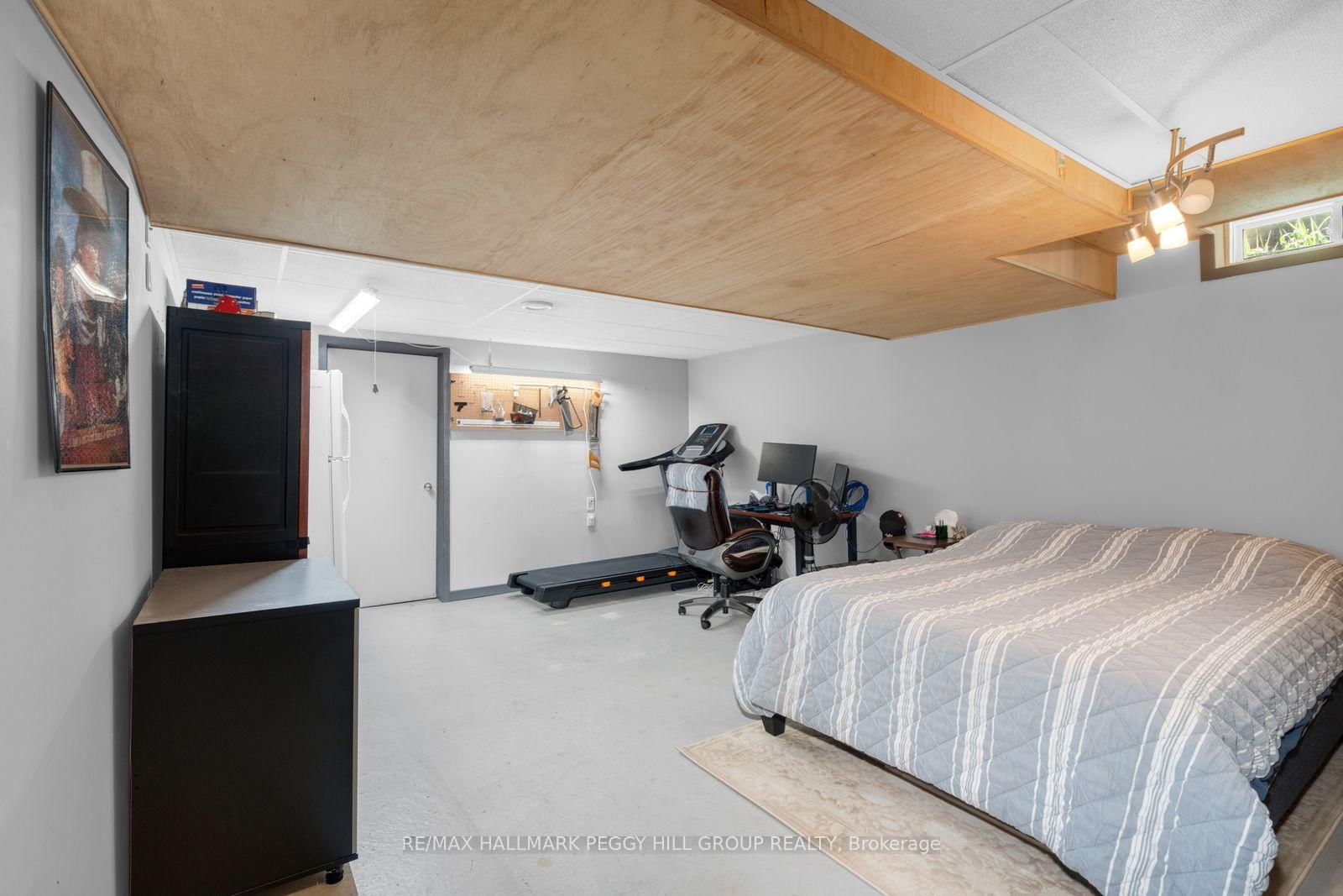 18 Draper Crescent • Barrie, ON photo 14