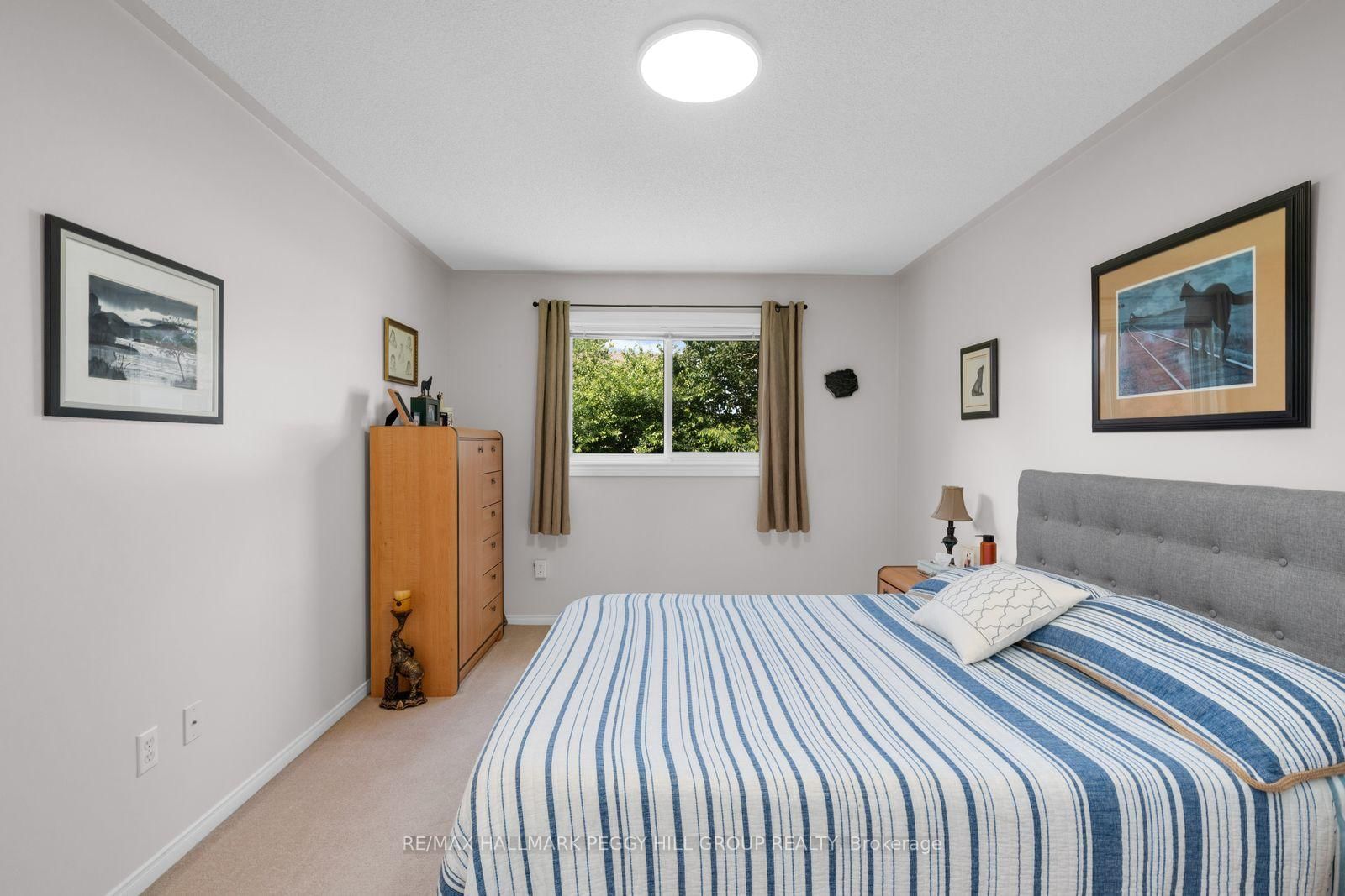 18 Draper Crescent • Barrie, ON photo 6