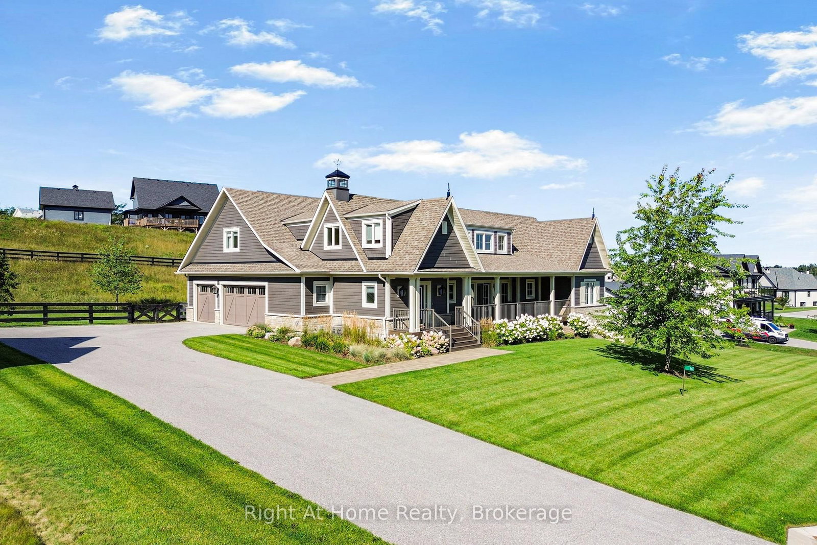 16 Gelderland Crescent • Oro-Medonte, ON photo 1
