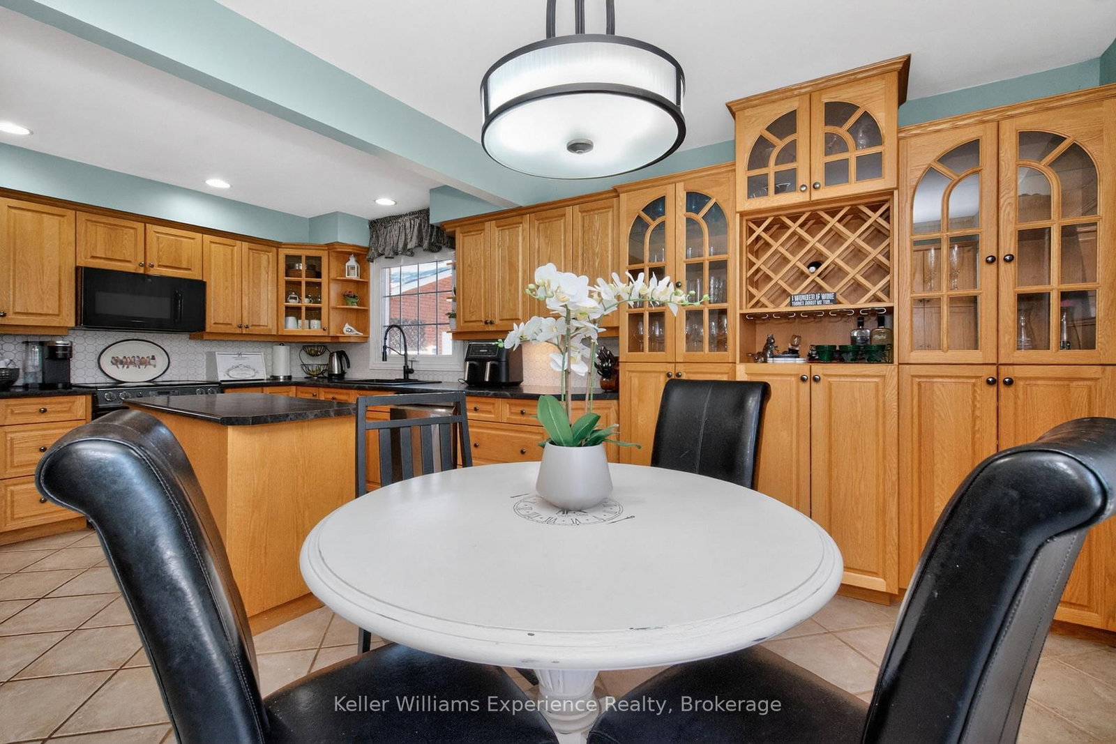 933 Playfair Road • Midland, ON photo 11