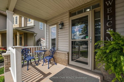 14 Strathmore Place • Barrie, ON photo 4