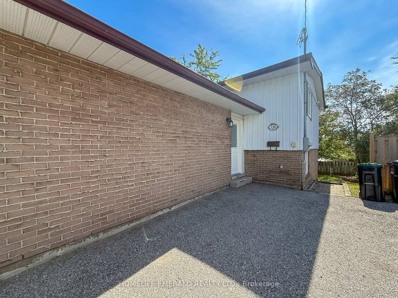 131 Cundles Road E