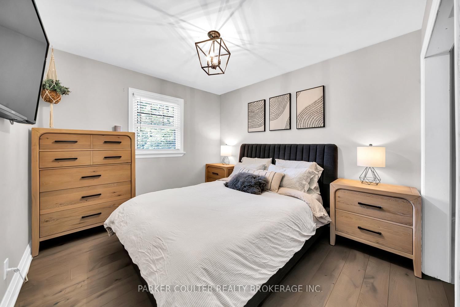 7 Oakley Park Square • Barrie, ON photo 14