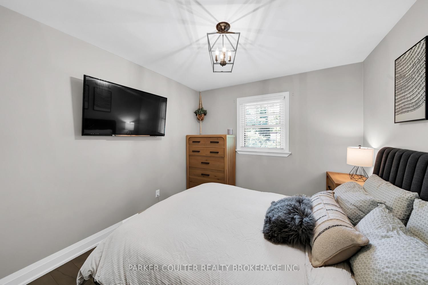 7 Oakley Park Square • Barrie, ON photo 15
