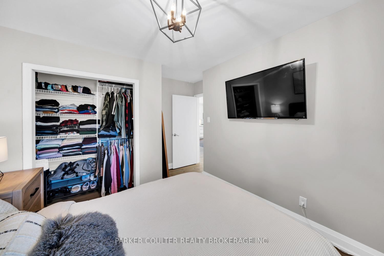 7 Oakley Park Square • Barrie, ON photo 16