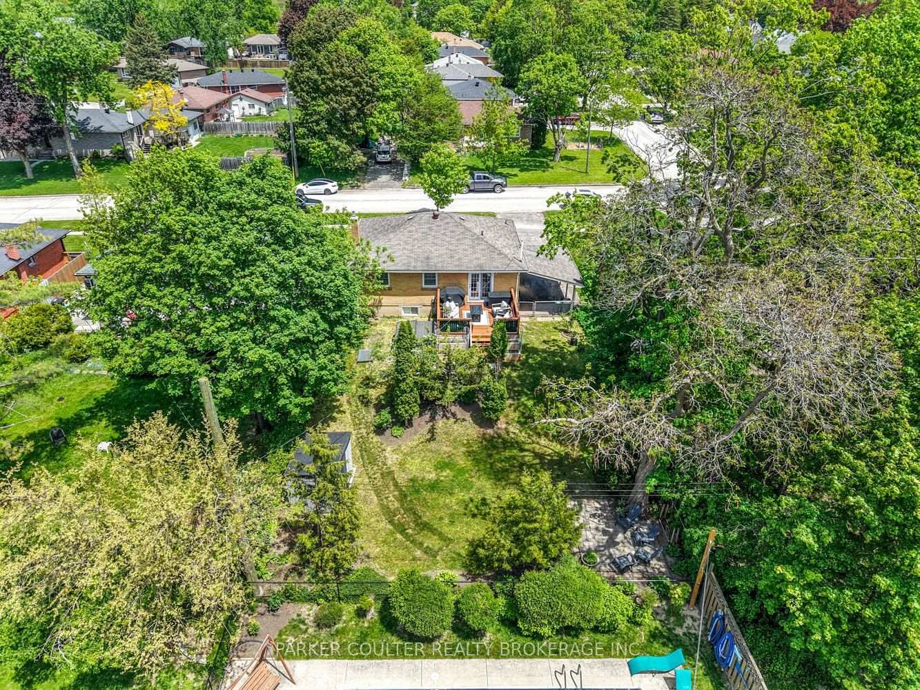 7 Oakley Park Square • Barrie, ON photo 38