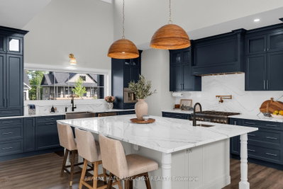 7 Clydesdale Court • Oro-Medonte, ON photo 6