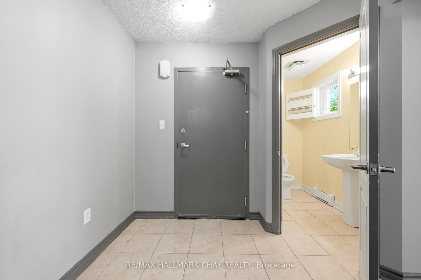 408 Veterans Drive • #1 • Barrie, ON photo 5