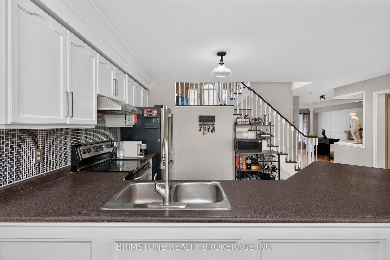 24 Stoneybrook Crescent • Barrie, ON photo 8