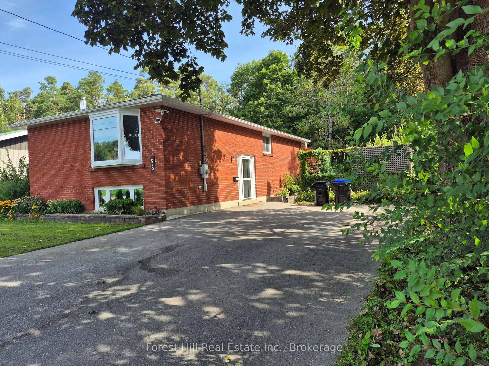 679 Simcoe Avenue W • Tay, ON photo 1