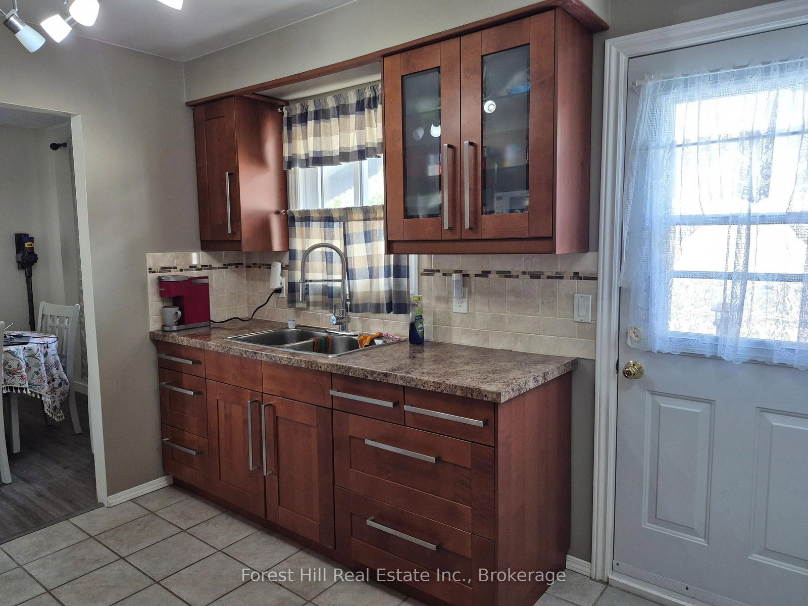679 Simcoe Avenue W • Tay, ON photo 10