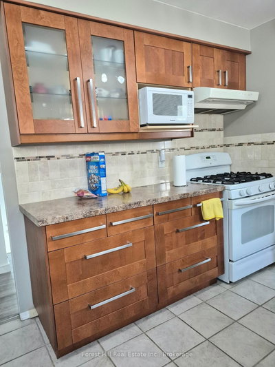 679 Simcoe Avenue W • Tay, ON photo 8