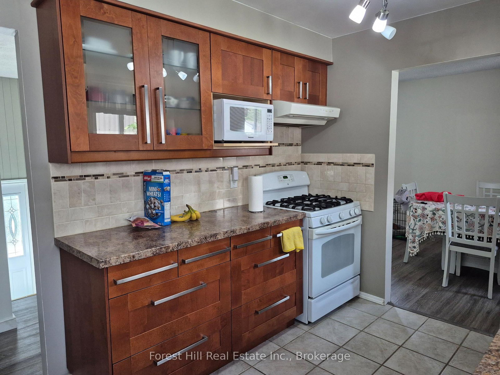 679 Simcoe Avenue W • Tay, ON photo 9