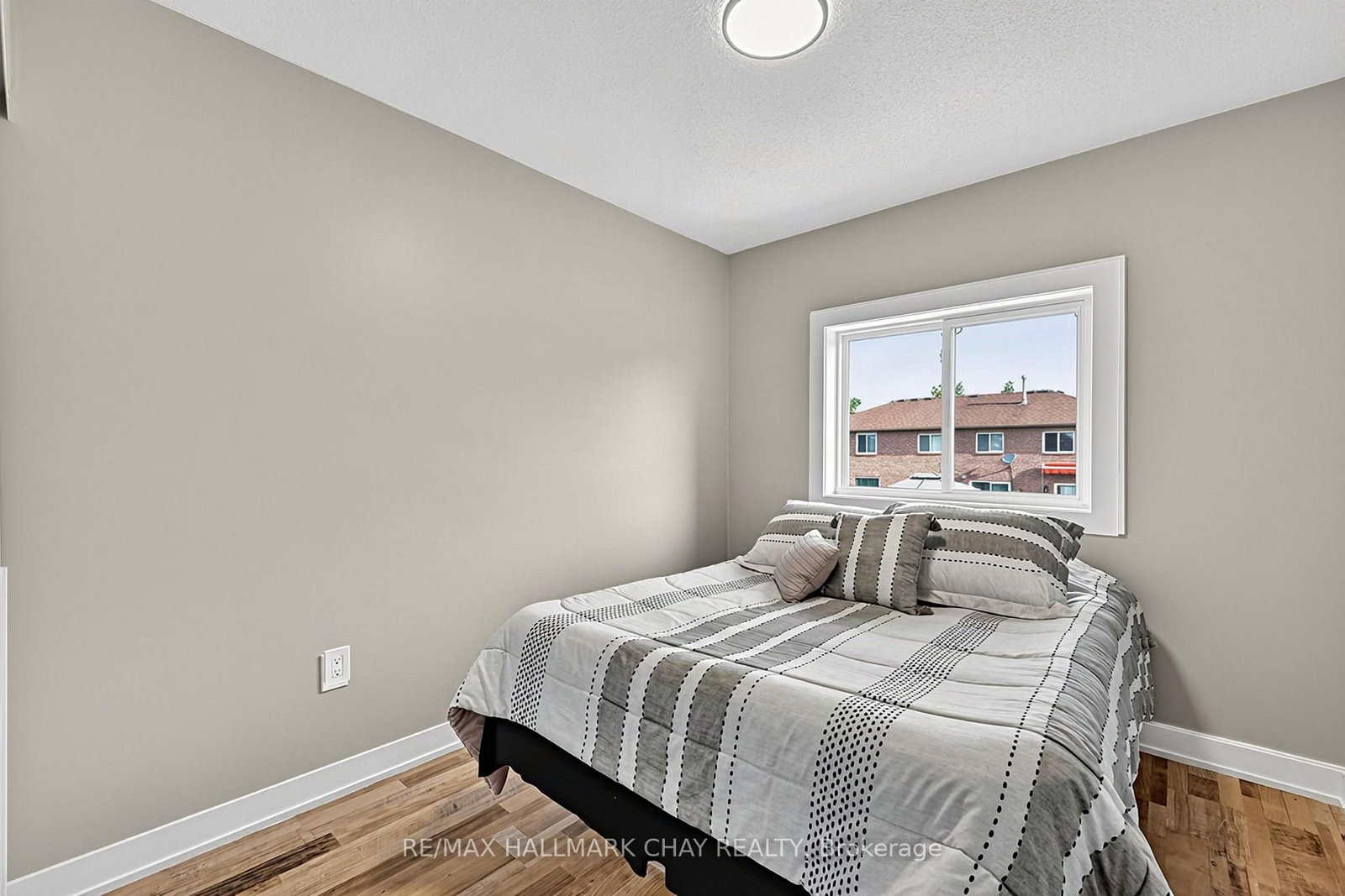 16 Buggs Gate • Barrie, ON photo 12