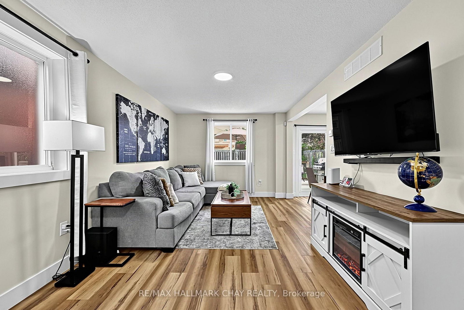 16 Buggs Gate • Barrie, ON photo 5