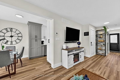 16 Buggs Gate • Barrie, ON photo 7