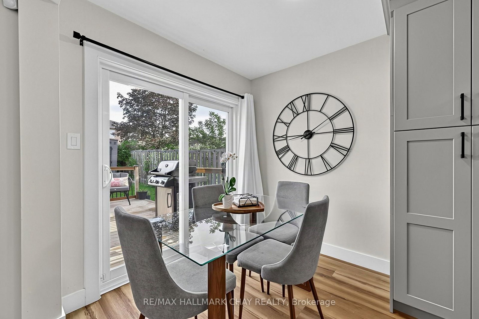 16 Buggs Gate • Barrie, ON photo 8