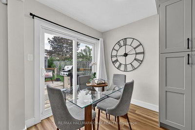 16 Buggs Gate • Barrie, ON photo 8