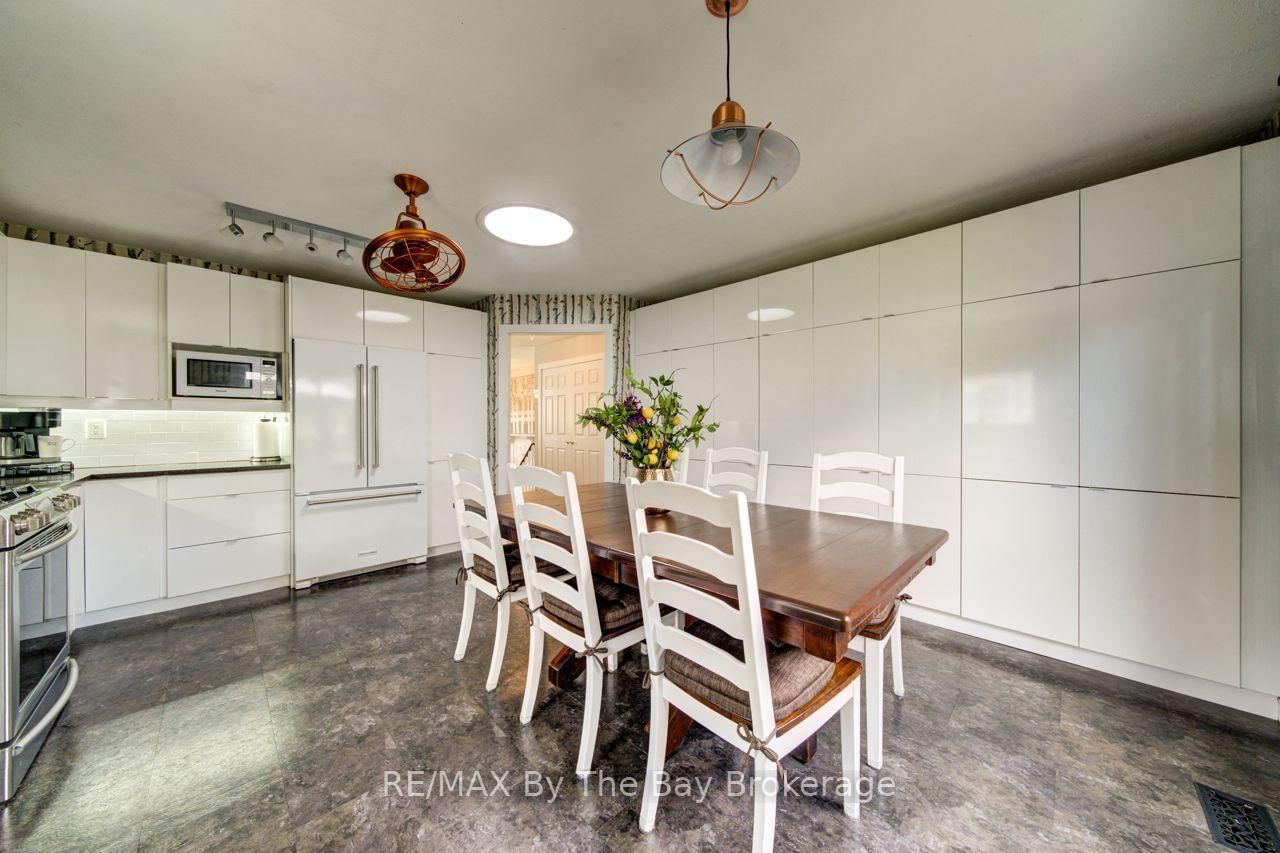 9 Cranberry Heights • Wasaga Beach, ON photo 11