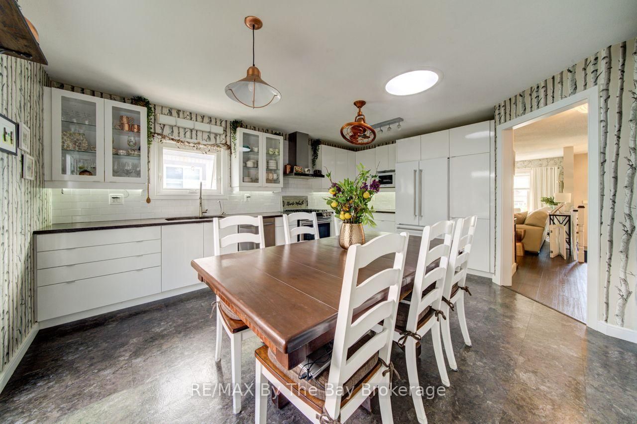 9 Cranberry Heights • Wasaga Beach, ON photo 12